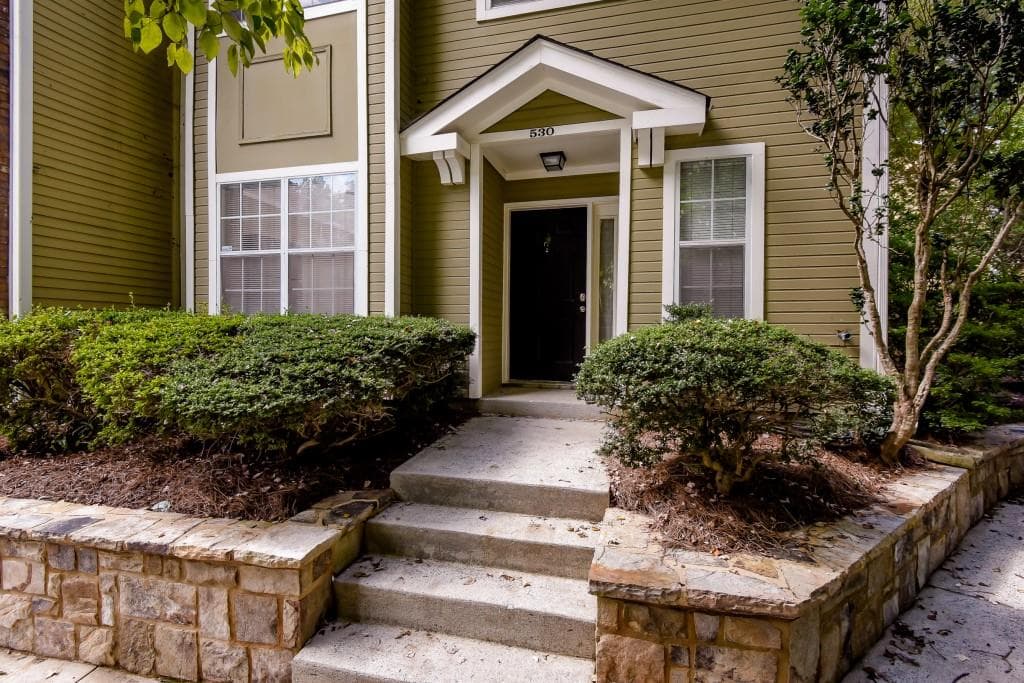 2 bedroom, 1,542 sq ft townhouse sold at 530 Woodbridge Hollow Court S, Atlanta, GA 30306