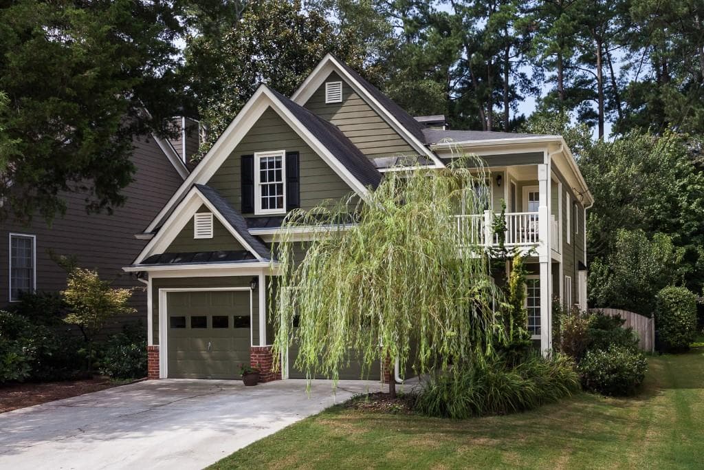 4 bedroom, 2,406 sq ft single family residence sold at 320 Lockwood Terrace, Decatur, GA 30030