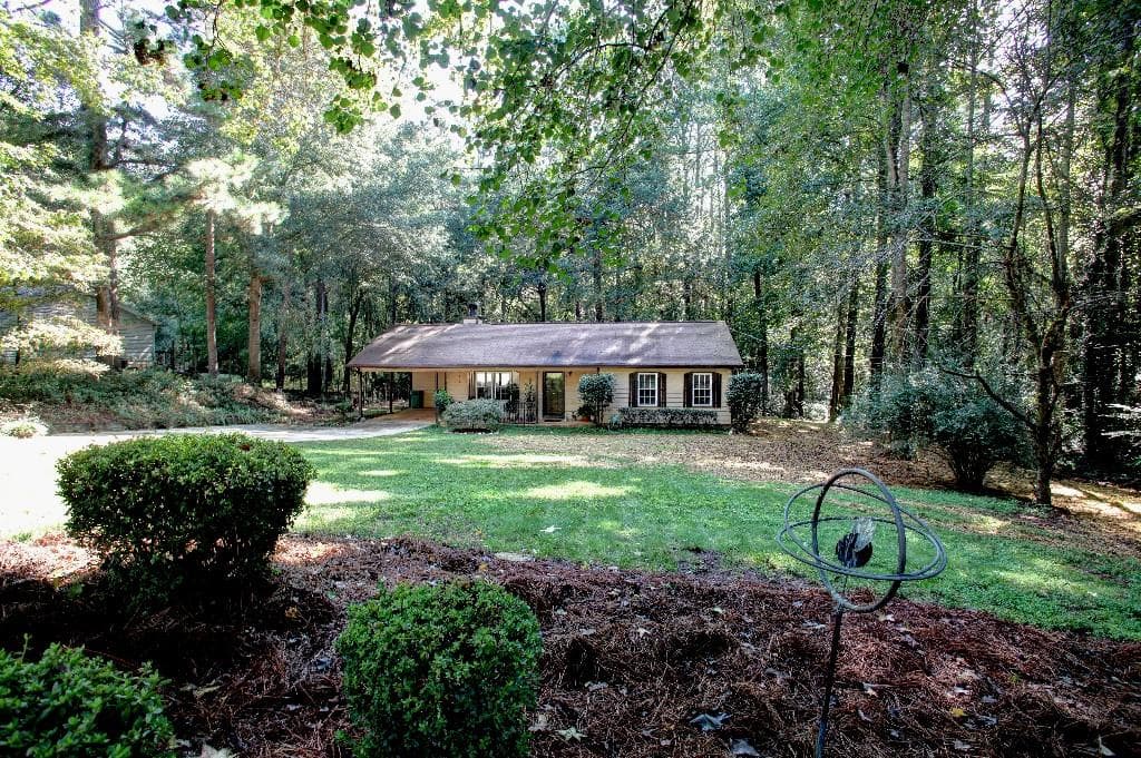 2 bedroom single family residence sold at 5805 Oak Grove Valley Drive, Cumming, GA 30028