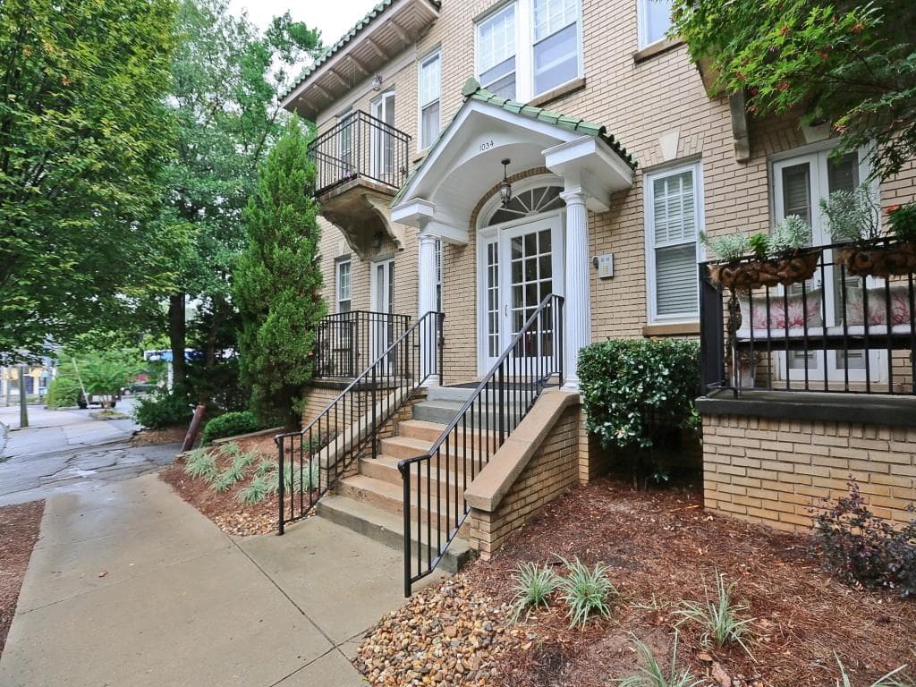 1 bedroom, 750 sq ft condominium sold at 1034 Virginia Avenue 1, Atlanta, GA 30306