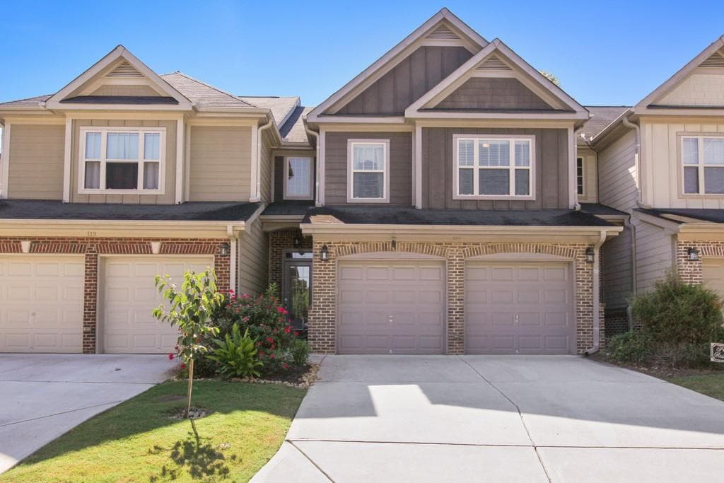 3 bedroom, 2,089 sq ft condominium sold at 117 Grampian Court, Marietta, GA 30008