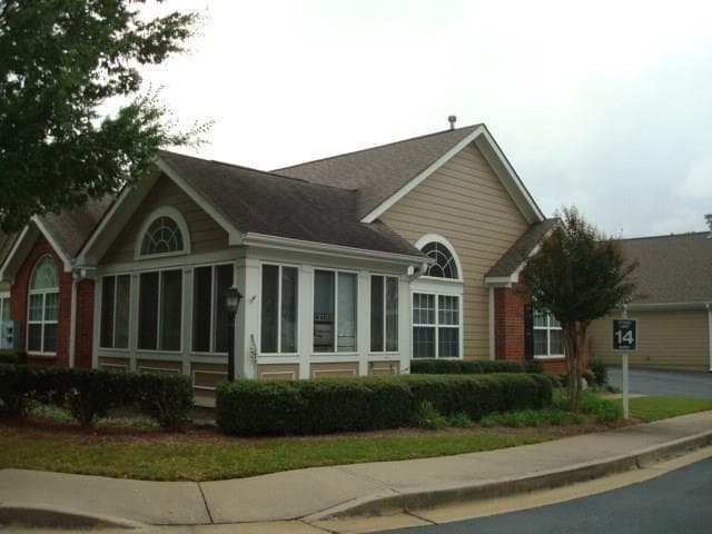 2 bedroom, 1,726 sq ft condominium sold at 927 Burnt Hickory Circle 10, Marietta, GA 30064