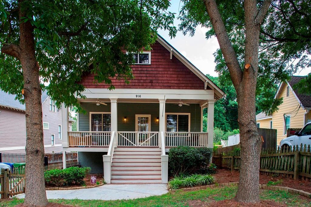 5 bedroom, 2,716 sq ft single family residence sold at 916 Paoli Avenue, Atlanta, GA 30316