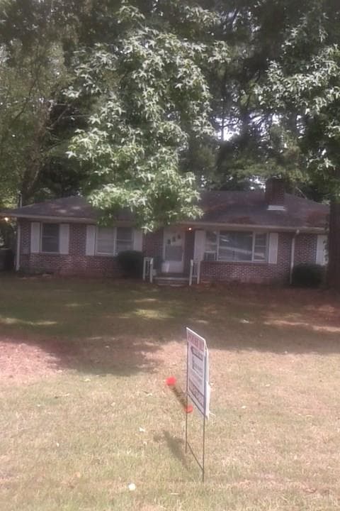 3 bedroom, 1,423 sq ft single family residence sold at 1380 Bolton, Atlanta, GA 30331