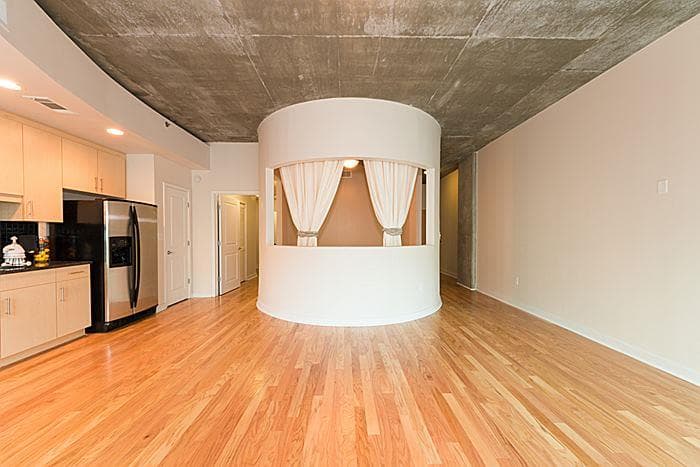 1 bedroom, 790 sq ft condominium sold at 250 Pharr Road 204, Atlanta, GA 30305