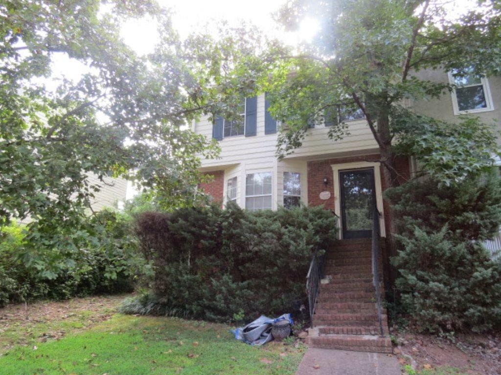 3 bedroom, 1,290 sq ft condominium sold at 1662 Cedar Bluff Way, Marietta, GA 30062