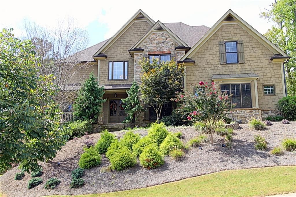 5 bedroom, 3,144 sq ft single family residence sold at 707 Crescent Circle, Canton, GA 30115