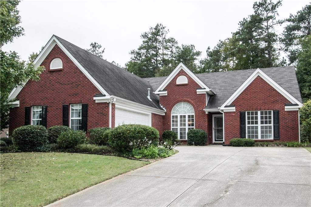 3 bedroom, 2,033 sq ft single family residence sold at 7930 Black Horse Court, Cumming, GA 30041