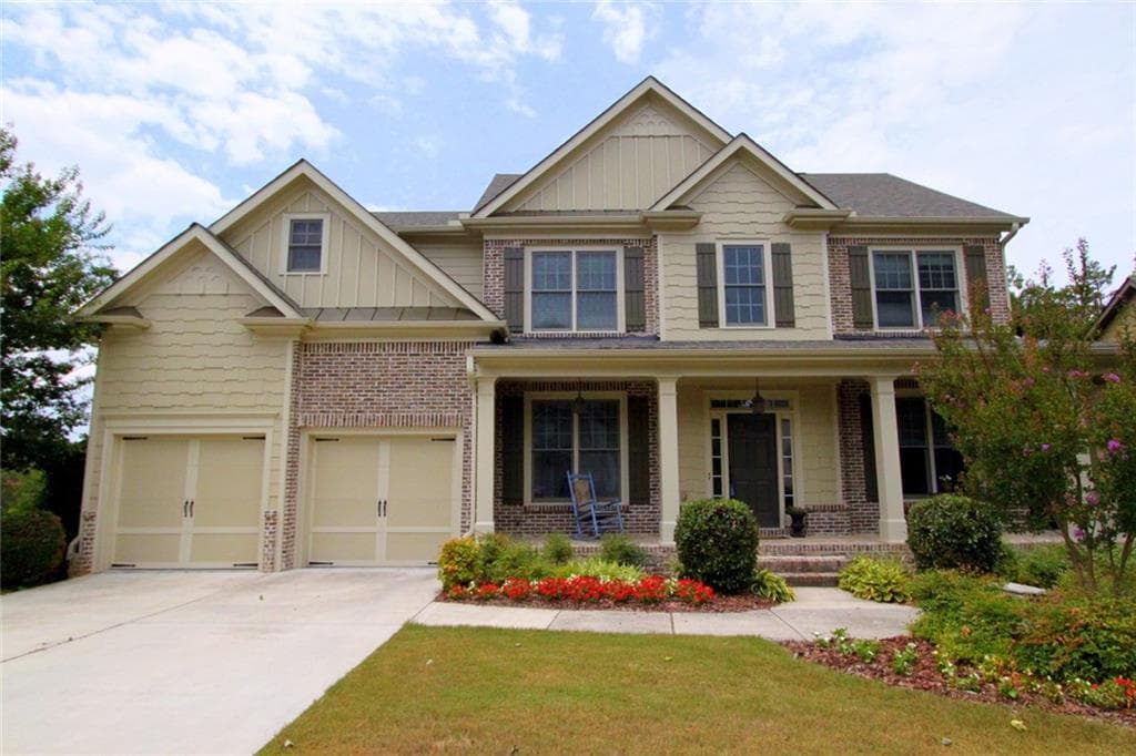 4 bedroom, 2,946 sq ft single family residence sold at 7047 Tree House Way, Flowery Branch, GA 30542