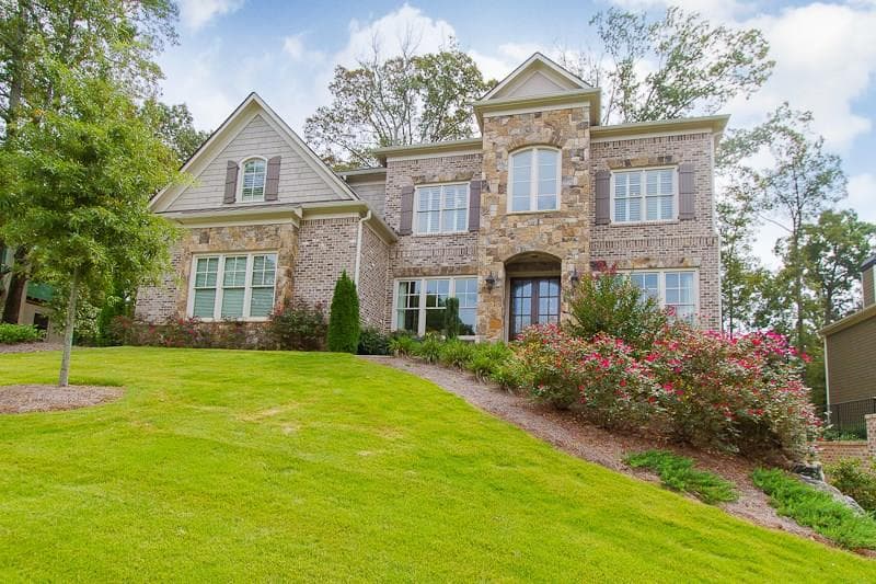 5 bedroom single family residence sold at 4205 N Stratford Road, Atlanta, GA 30342