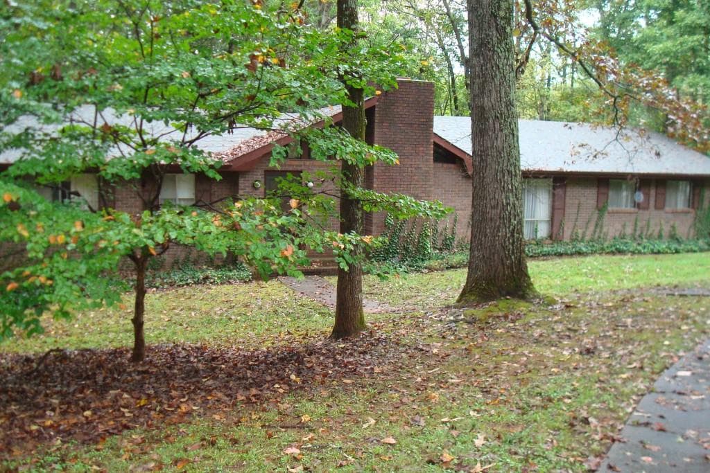 879 Sunset Drive, Canton, GA 30114 — most recent listing photo