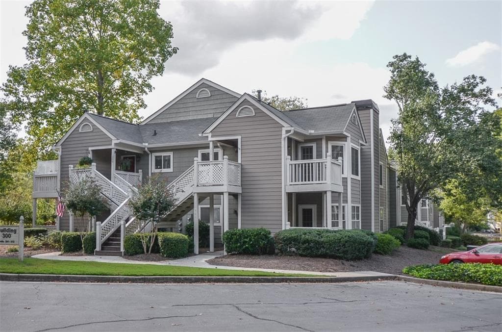 302 Mill Pond Road 302, Roswell, GA 30076 — most recent listing photo