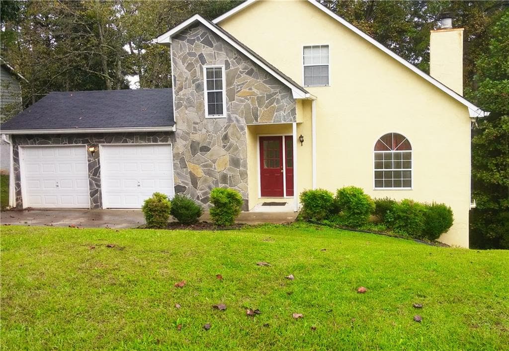 3 bedroom single family residence sold at 180 Bear Run Court, Palmetto, GA 30268