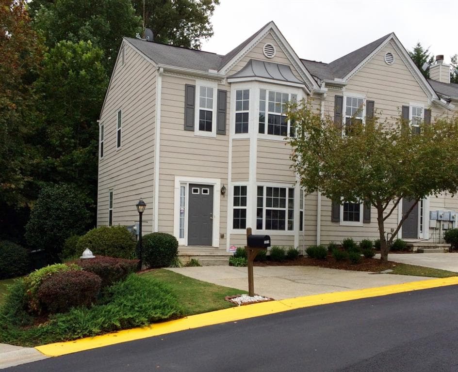 2 bedroom, 1,352 sq ft townhouse sold at 5319 Pinnacle Peak Lane, Norcross, GA 30071
