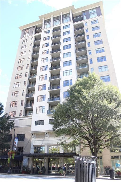 2 bedroom, 1,265 sq ft condominium sold at 565 Peachtree Street 1410, Atlanta, GA 30308