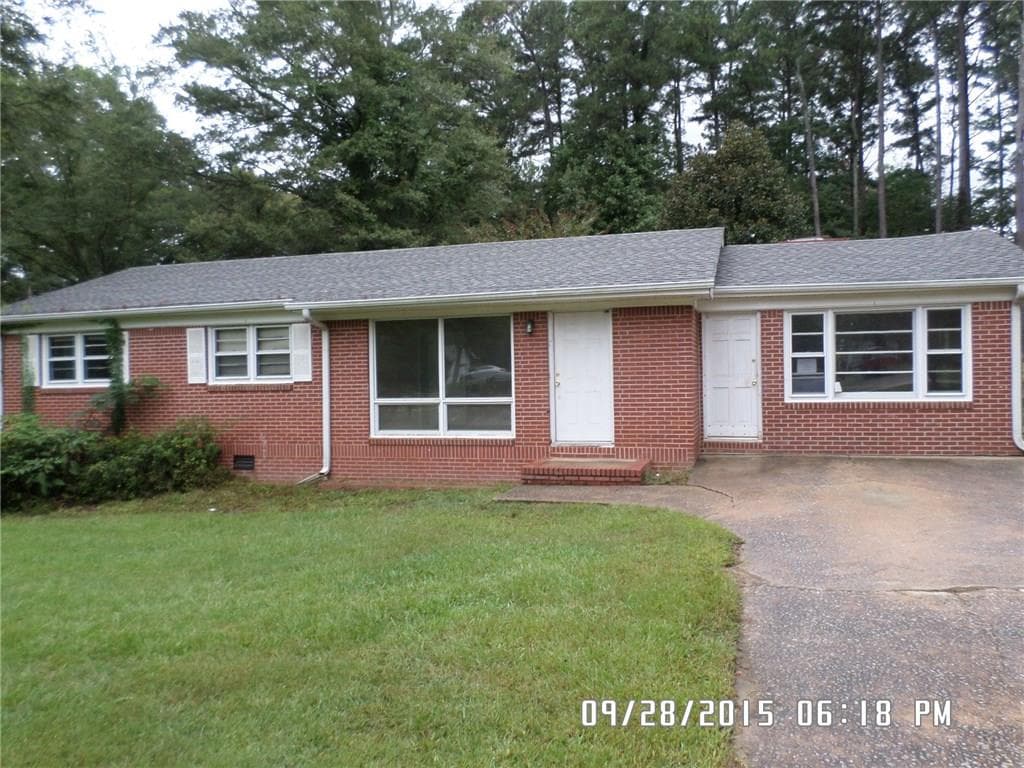 3 bedroom, 1,518 sq ft single family residence sold at 2880 Powder Springs Road, Marietta, GA 30064