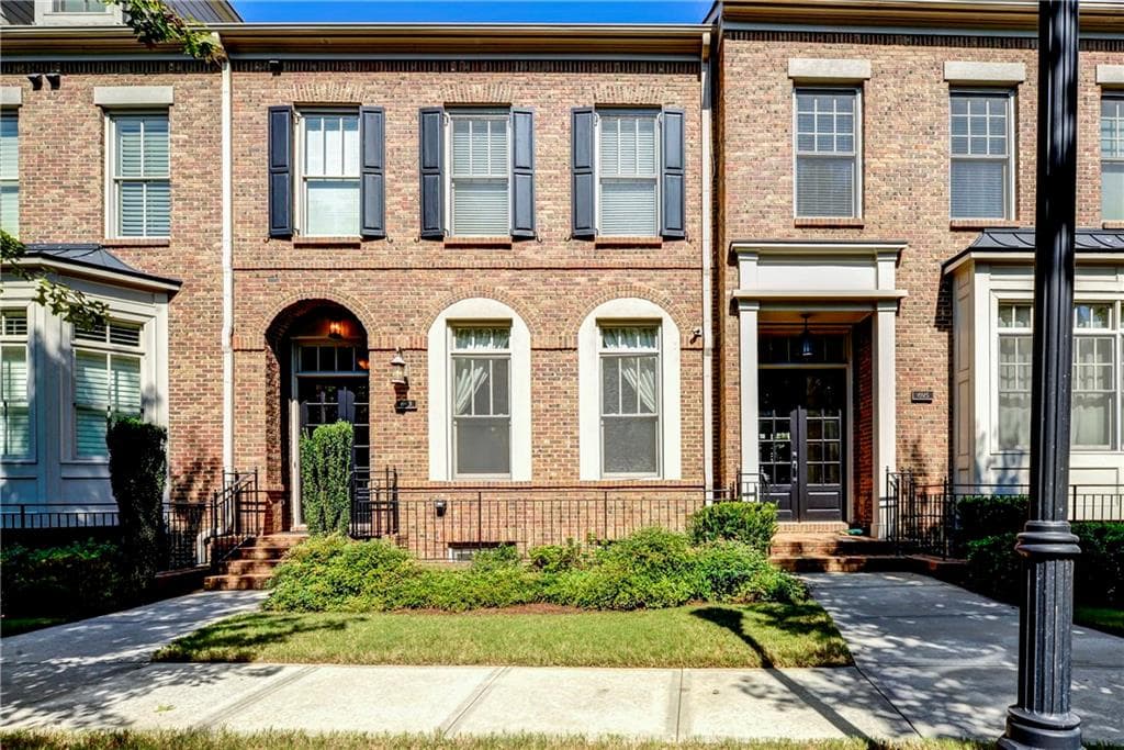 4 bedroom, 3,953 sq ft townhouse sold at 693 Lockton Place, Atlanta, GA 30342