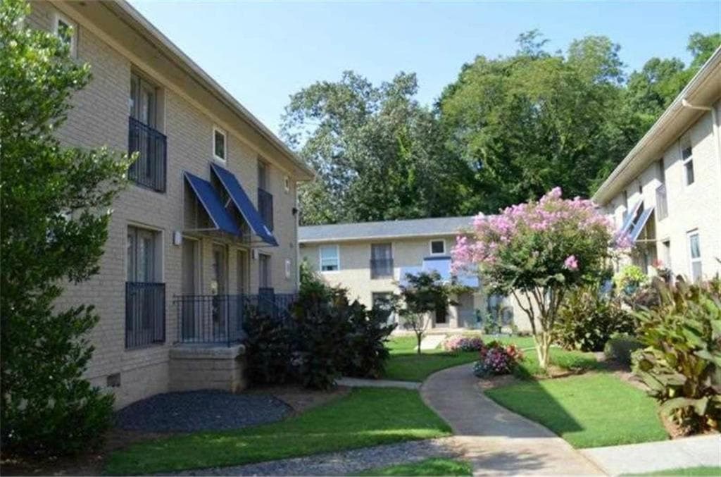 1 bedroom condominium sold at 2023 Oakview Road B223, Atlanta, GA 30317