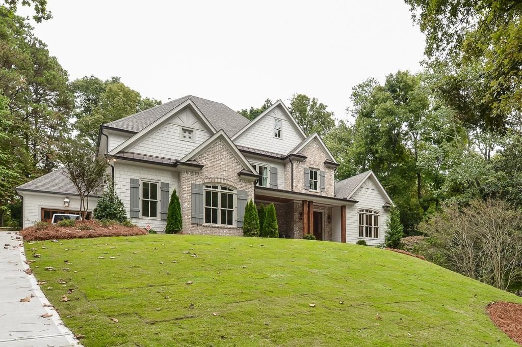 6 bedroom, 6,750 sq ft single family residence sold at 5291 Lake Forrest Drive, Atlanta, GA 30342