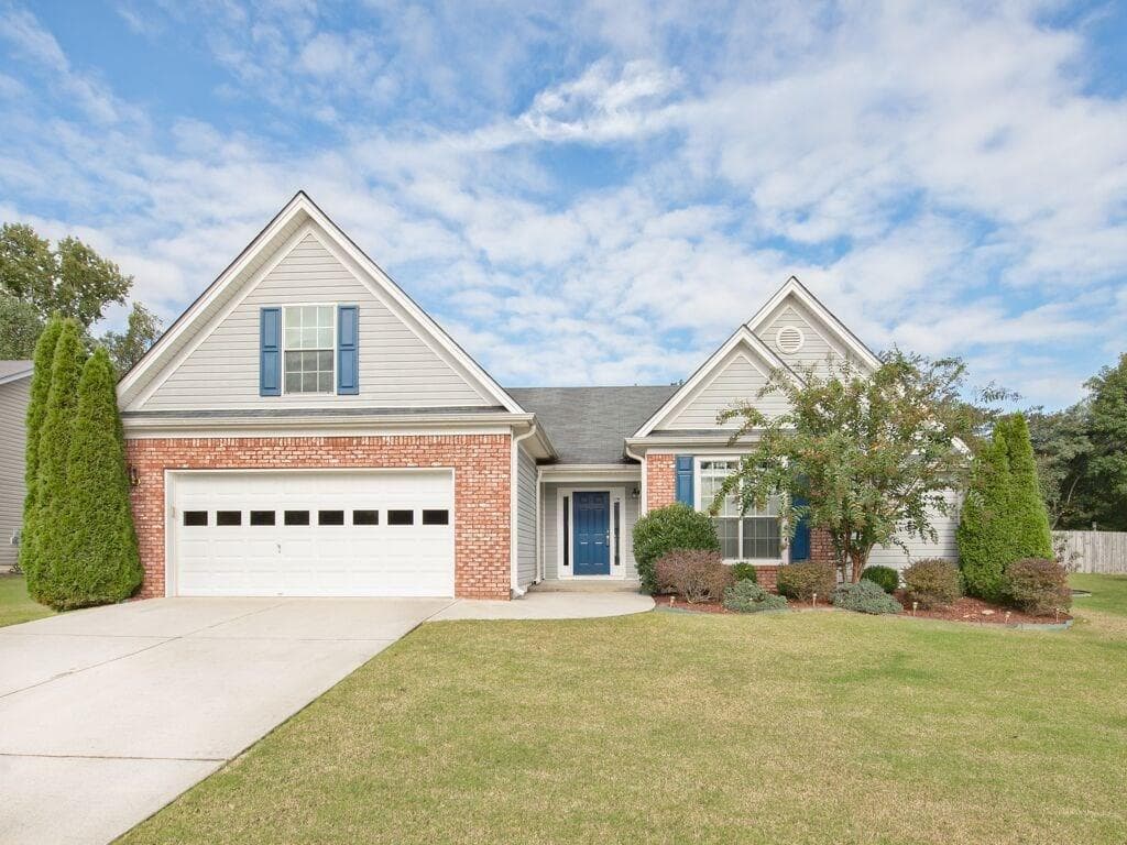 3 bedroom, 2,338 sq ft single family residence sold at 1905 Charleston Oak Circle, Lawrenceville, GA 30043
