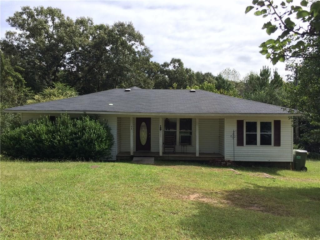 3 bedroom, 1,742 sq ft single family residence sold at 44 W Oak Grove Road, Adairsville, GA 30103