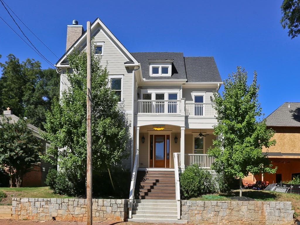 4 bedroom, 3,368 sq ft single family residence sold at 418 Grant Park Place, Atlanta, GA 30315
