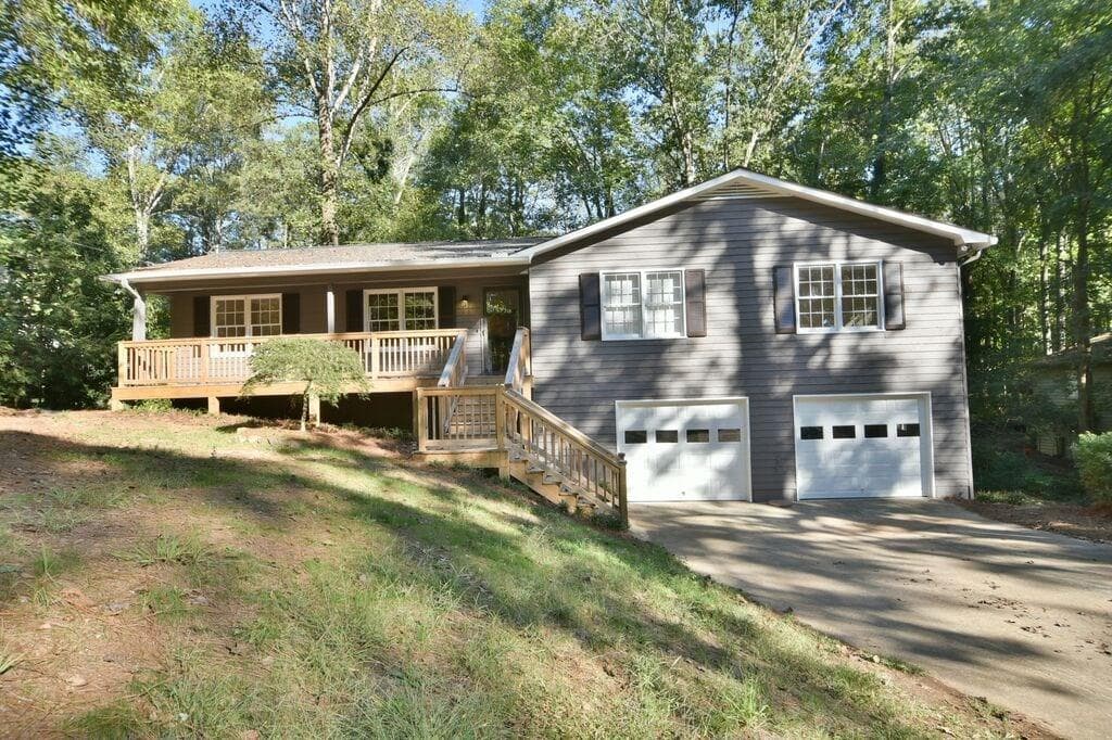 3 bedroom, 1,421 sq ft single family residence sold at 716 Osco Parkway, Woodstock, GA 30188