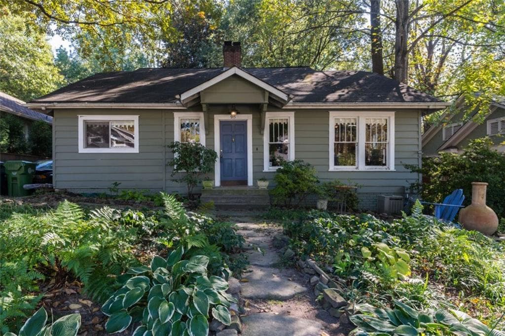 3 bedroom, 1,777 sq ft single family residence sold at 915 COURTENAY Drive, Atlanta, GA 30306