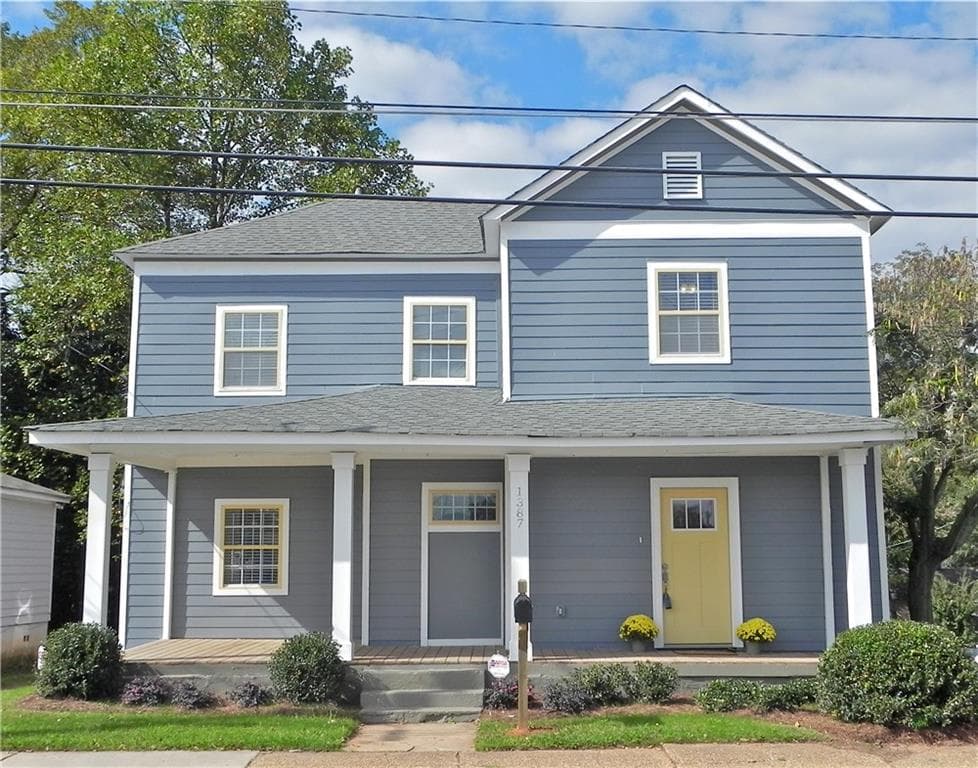 4 bedroom, 1,900 sq ft single family residence sold at 1387 Jonesboro Road, Atlanta, GA 30315