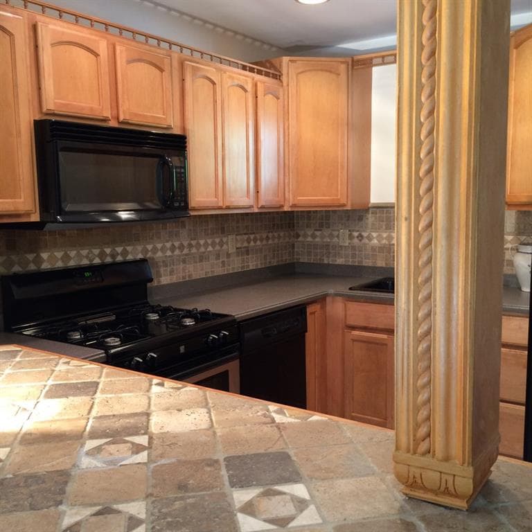 1 bedroom, 678 sq ft condominium sold at 5400 Roswell Road C2, Atlanta, GA 30342