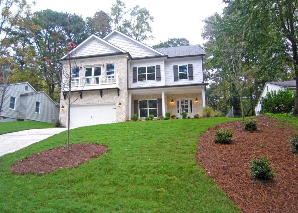 5 bedroom, 3,032 sq ft single family residence sold at 1681 Belle Isle Circle, Atlanta, GA 30329