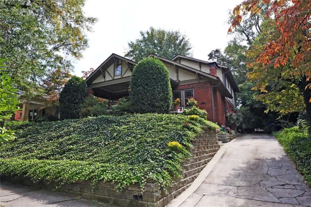 4 bedroom, 2,800 sq ft single family residence sold at 757 Greenwood Avenue, Atlanta, GA 30306