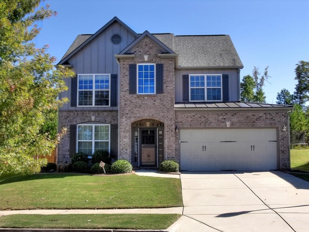 4 bedroom, 2,370 sq ft single family residence sold at 213 Amylou Circle, Woodstock, GA 30188