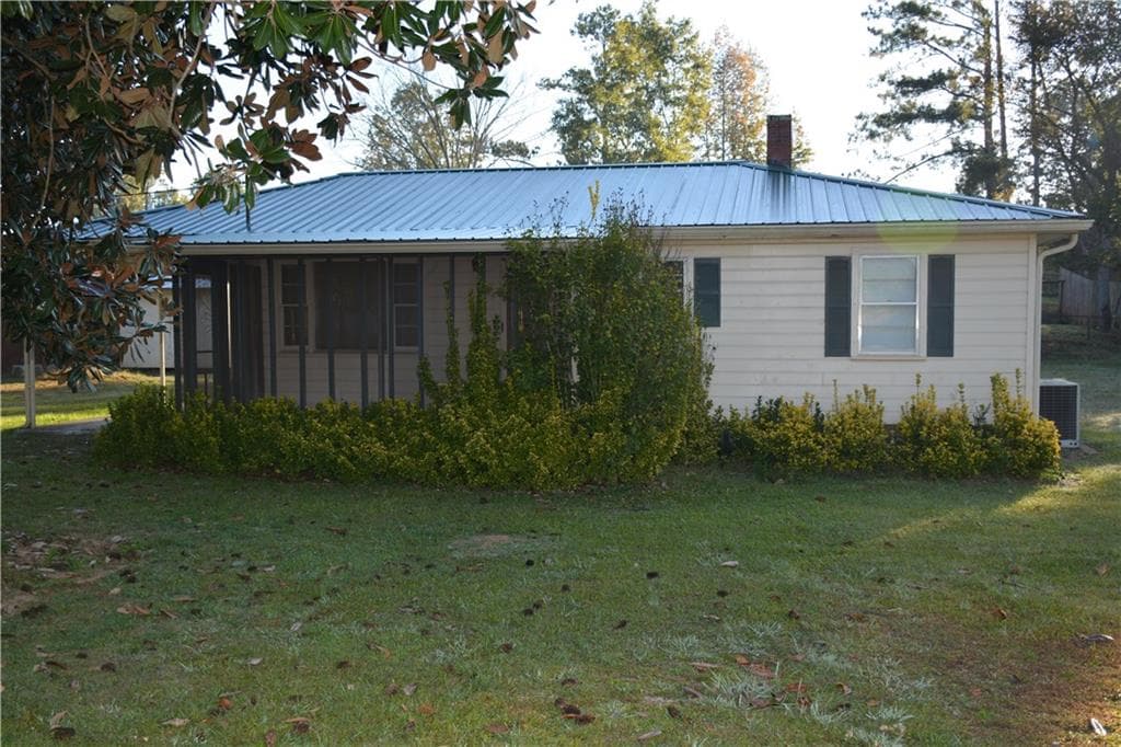 2 bedroom, 988 sq ft single family residence sold at 117 Casey Street, Adairsville, GA 30103
