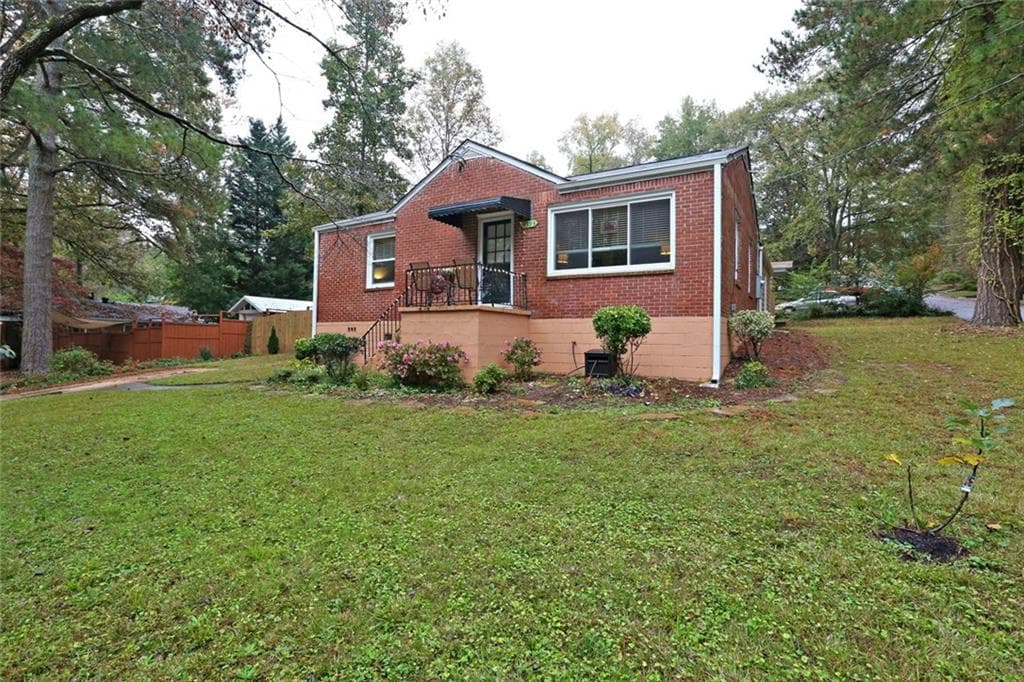3 bedroom, 1,340 sq ft single family residence sold at 4593 Dogwood Road, Pine Lake, GA 30072