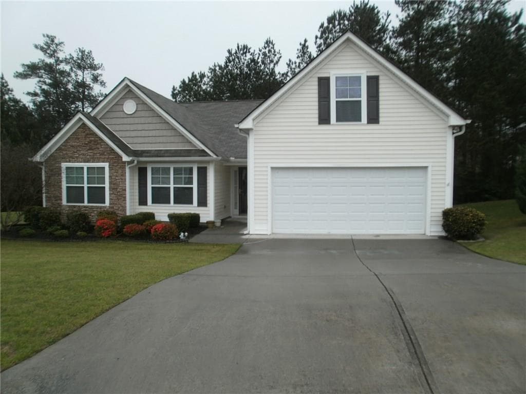 3 bedroom, 1,883 sq ft single family residence sold at 3732 PLYMOUTH ROCK Drive, Loganville, GA 30052
