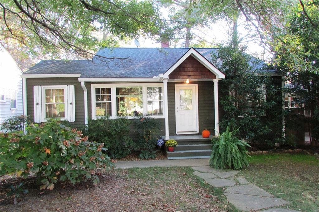 2 bedroom, 1,061 sq ft single family residence sold at 372 Ashburton Avenue, Atlanta, GA 30317