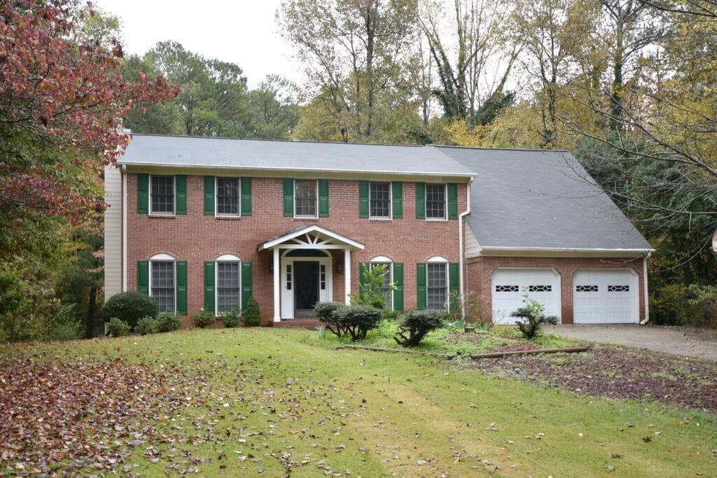 5 bedroom, 4,232 sq ft single family residence sold at 2310 Sumter Lake Drive, Marietta, GA 30062