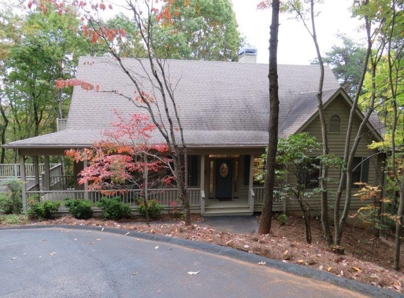 3 bedroom, 3,548 sq ft single family residence sold at 121 SUNUWA Way, Big Canoe, GA 30143