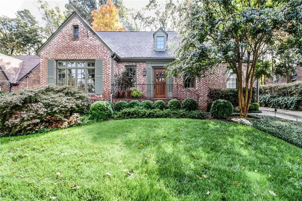 4 bedroom, 3,049 sq ft single family residence sold at 893 Plymouth Road, Atlanta, GA 30306