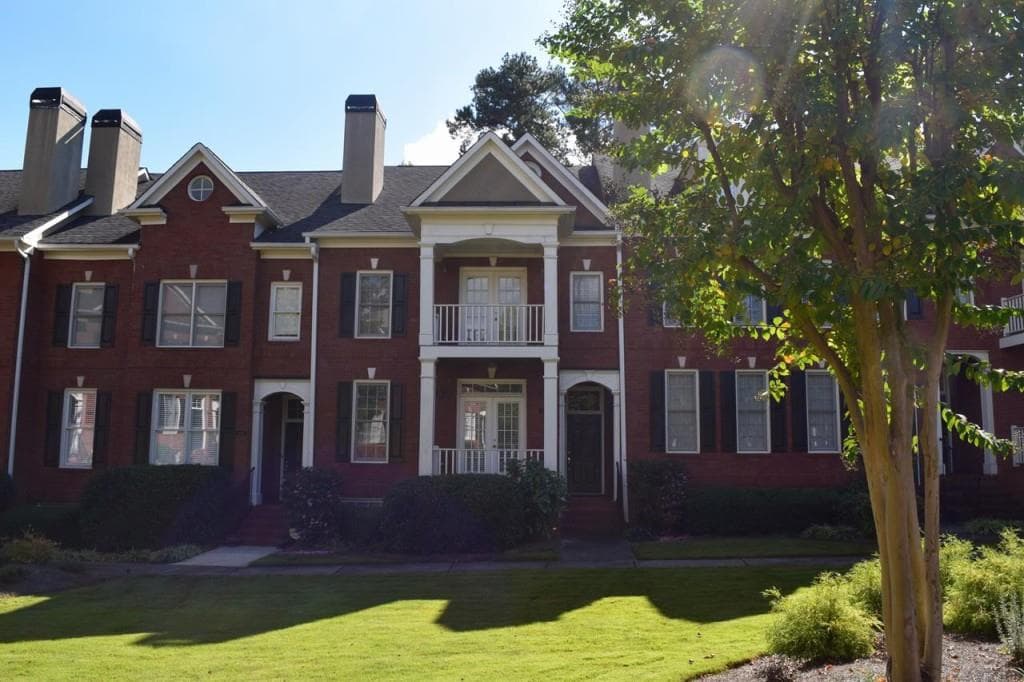 3 bedroom townhouse sold at 4398 Paces Point Circle, Smyrna, GA 30080