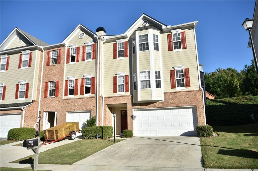 3 bedroom, 2,004 sq ft townhouse sold at 5985 Eagle Tiff Lane, Sugar Hill, GA 30518