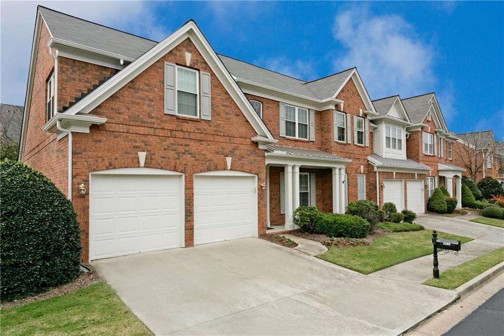 3 bedroom, 2,798 sq ft townhouse sold at 2285 Ventana Path 17, Marietta, GA 30062