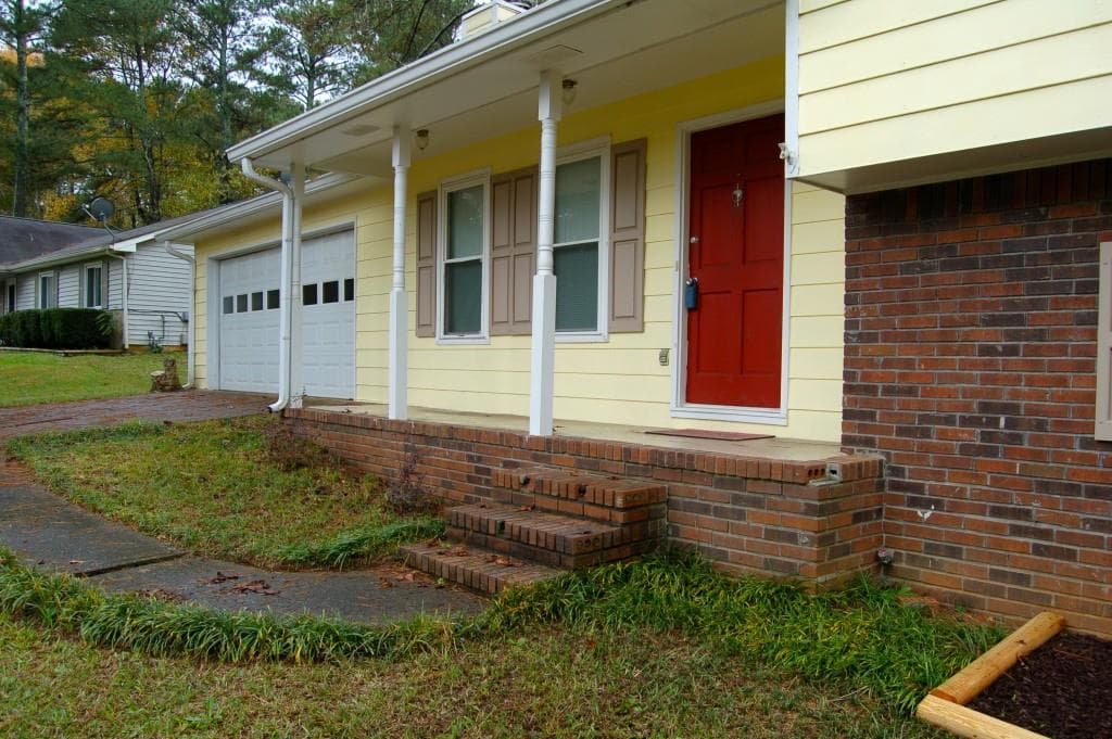 4 bedroom, 2,767 sq ft single family residence sold at 2374 Pine Stream Court, Lawrenceville, GA 30043