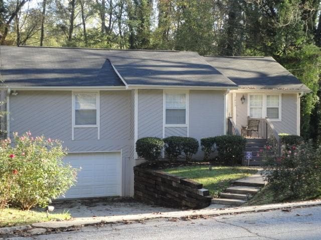 3 bedroom, 2,736 sq ft single family residence sold at 2853 Rockcliff Road, Atlanta, GA 30316