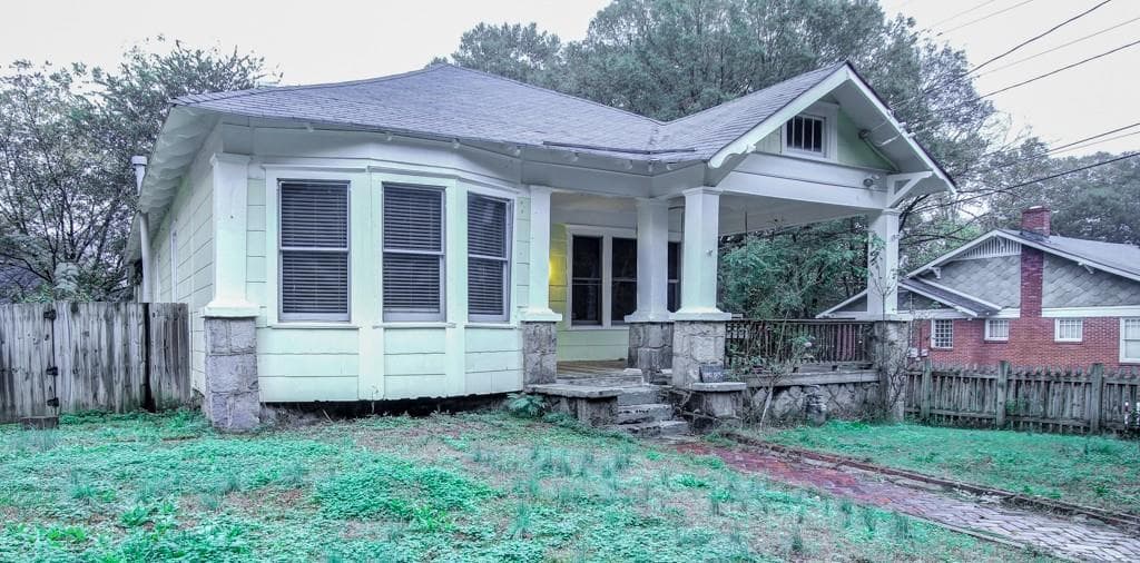 3 bedroom, 2,048 sq ft single family residence sold at 102 Atlanta Avenue, Atlanta, GA 30315