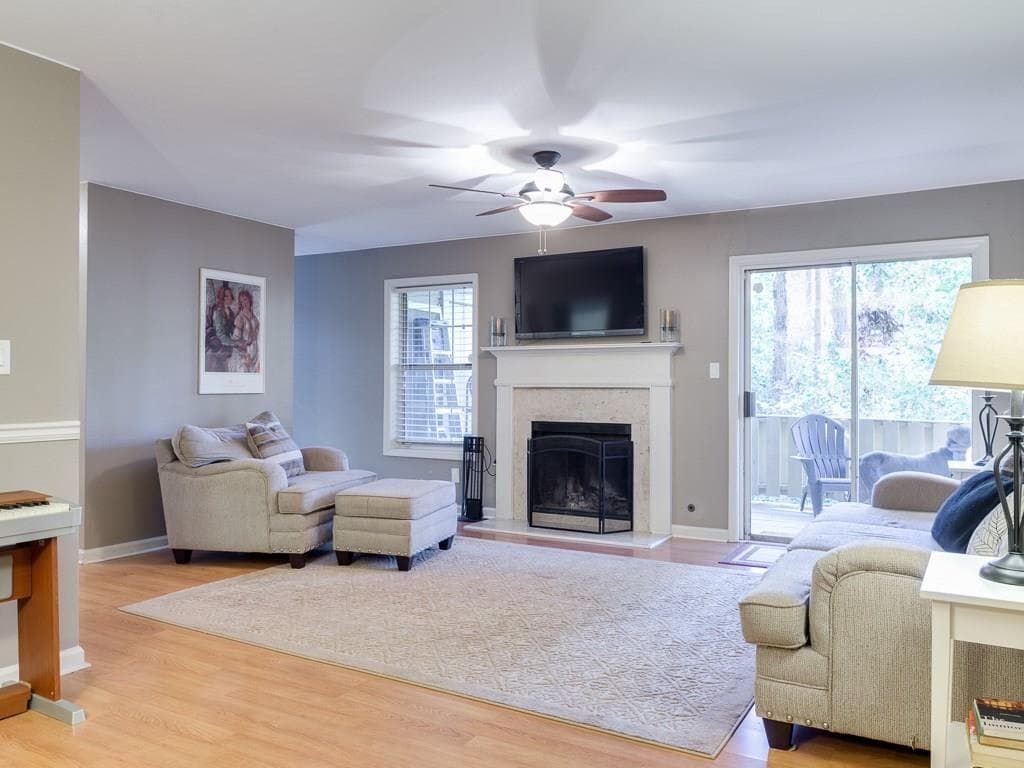 2 bedroom, 1,300 sq ft condominium sold at 1394 N Crossing Drive 1394, Atlanta, GA 30329