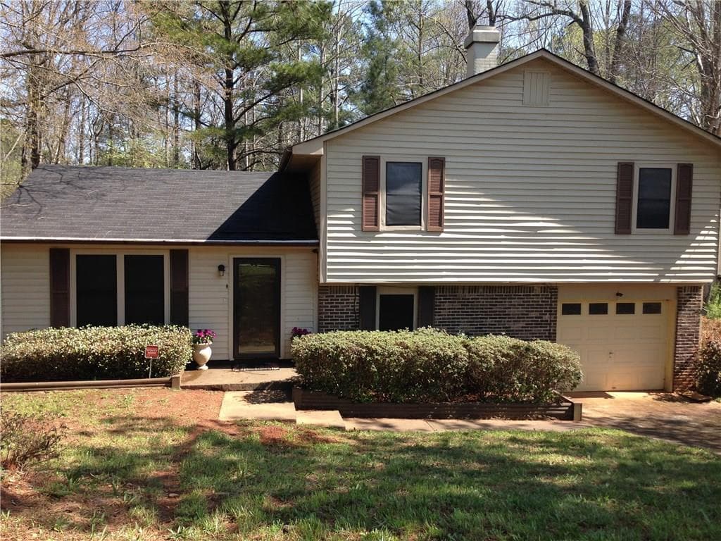 3 bedroom single family residence sold at 4390 Old Lake Drive, Decatur, GA 30034
