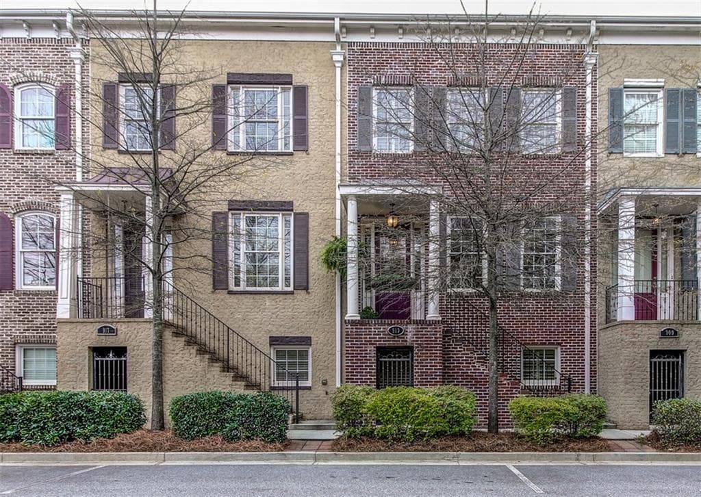 3 bedroom, 1,936 sq ft townhouse sold at 913 Persimmon Point 913, Atlanta, GA 30328