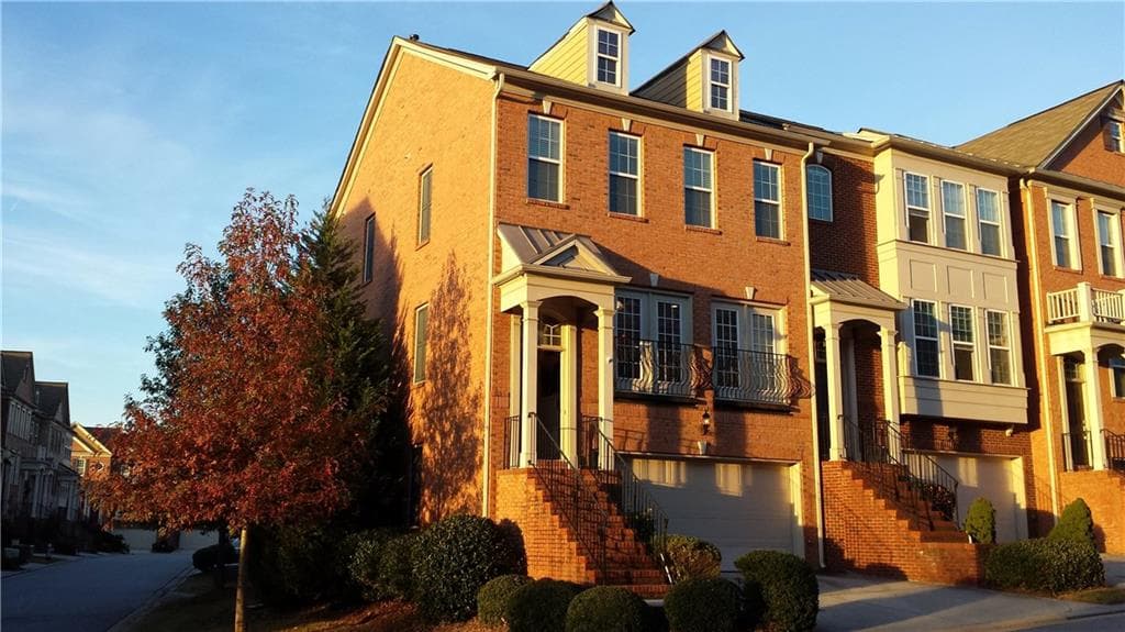 4 bedroom, 2,352 sq ft townhouse sold at 5026 Colchester Court, Atlanta, GA 30339